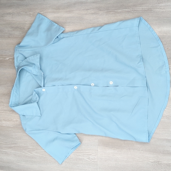 3 for $20 Never worn baby blue button down tshirt - Picture 1 of 3